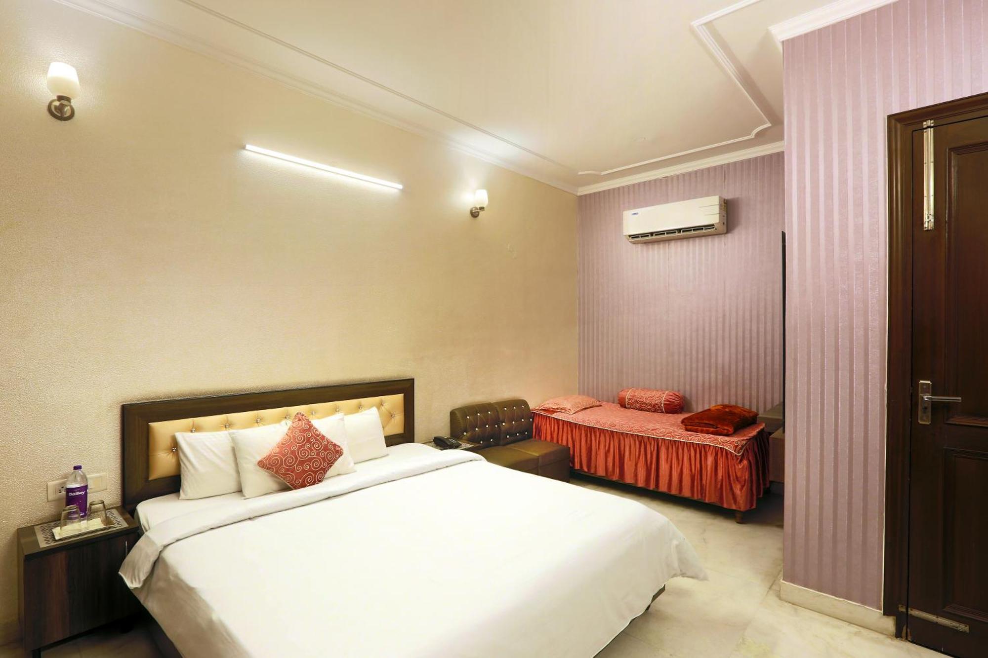 Hotel Luxe Manor Near Delhi Airport New Delhi Buitenkant foto